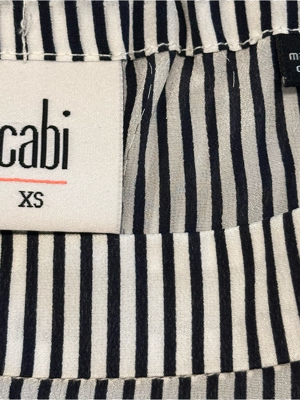 Cabi 100% Silk Off Shoulder Striped Blouse XS Black White Tunic Top Lightweight - Picture 7 of 15